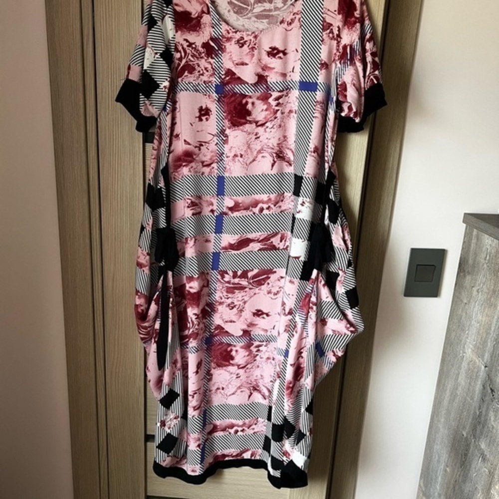 Beautiful Pink Black and White Summer Dress Viscose Size 48 XL